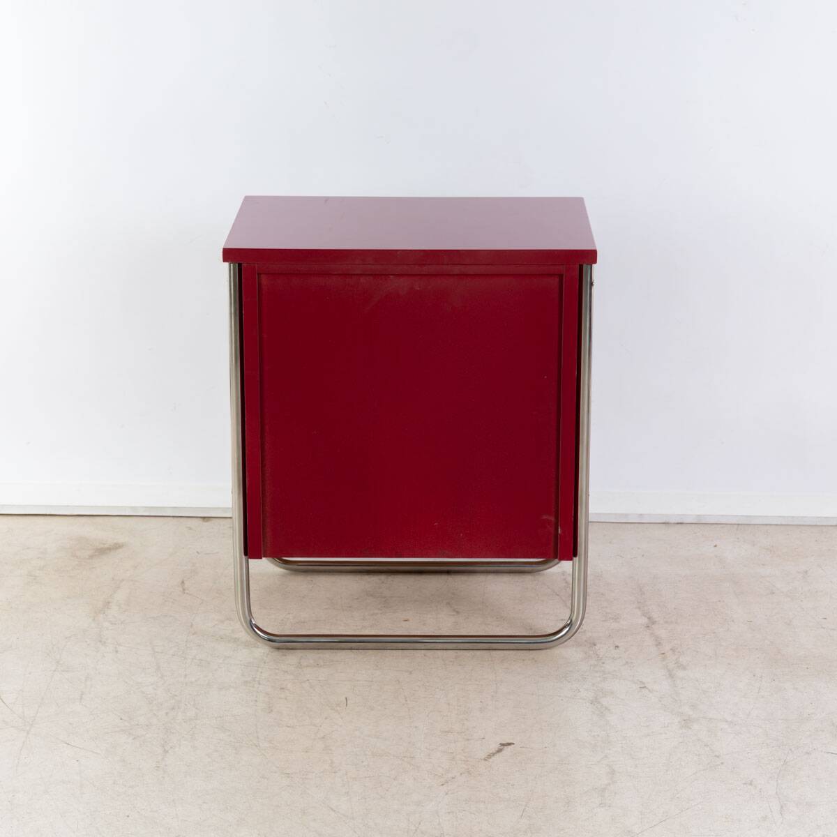 Paire de tables de chevet Bauhaus, années 1930