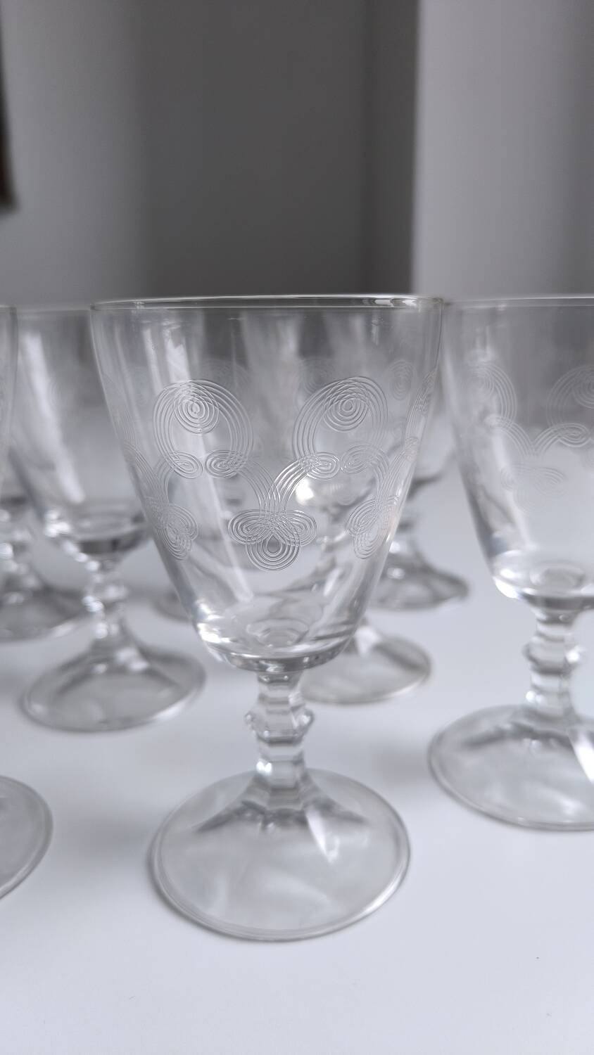 Set de 10 verres à vin en verre ciselé