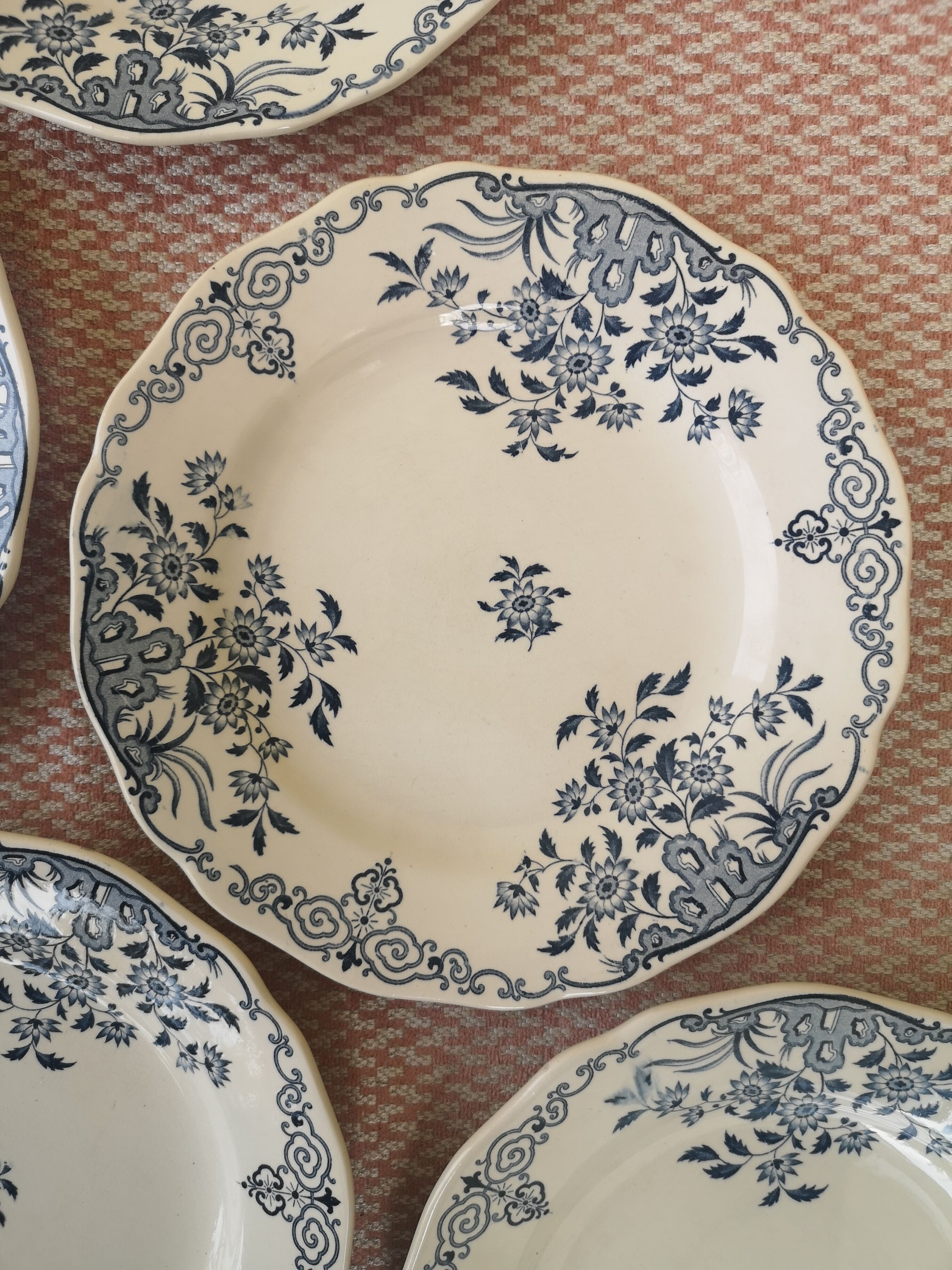 Set of 6 old flat plates, blue décor, Sarreguemines
