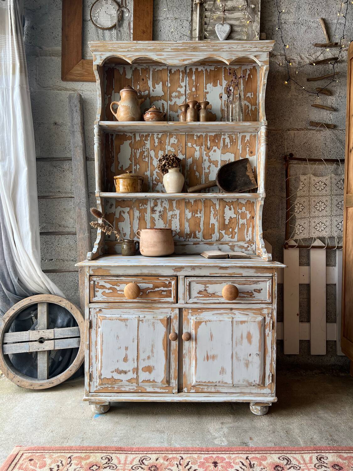 English dresser