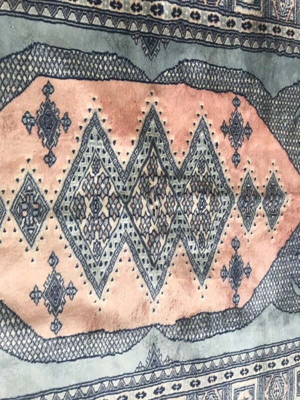 Handmade Pakistani vintage rug - 122x182 cm
