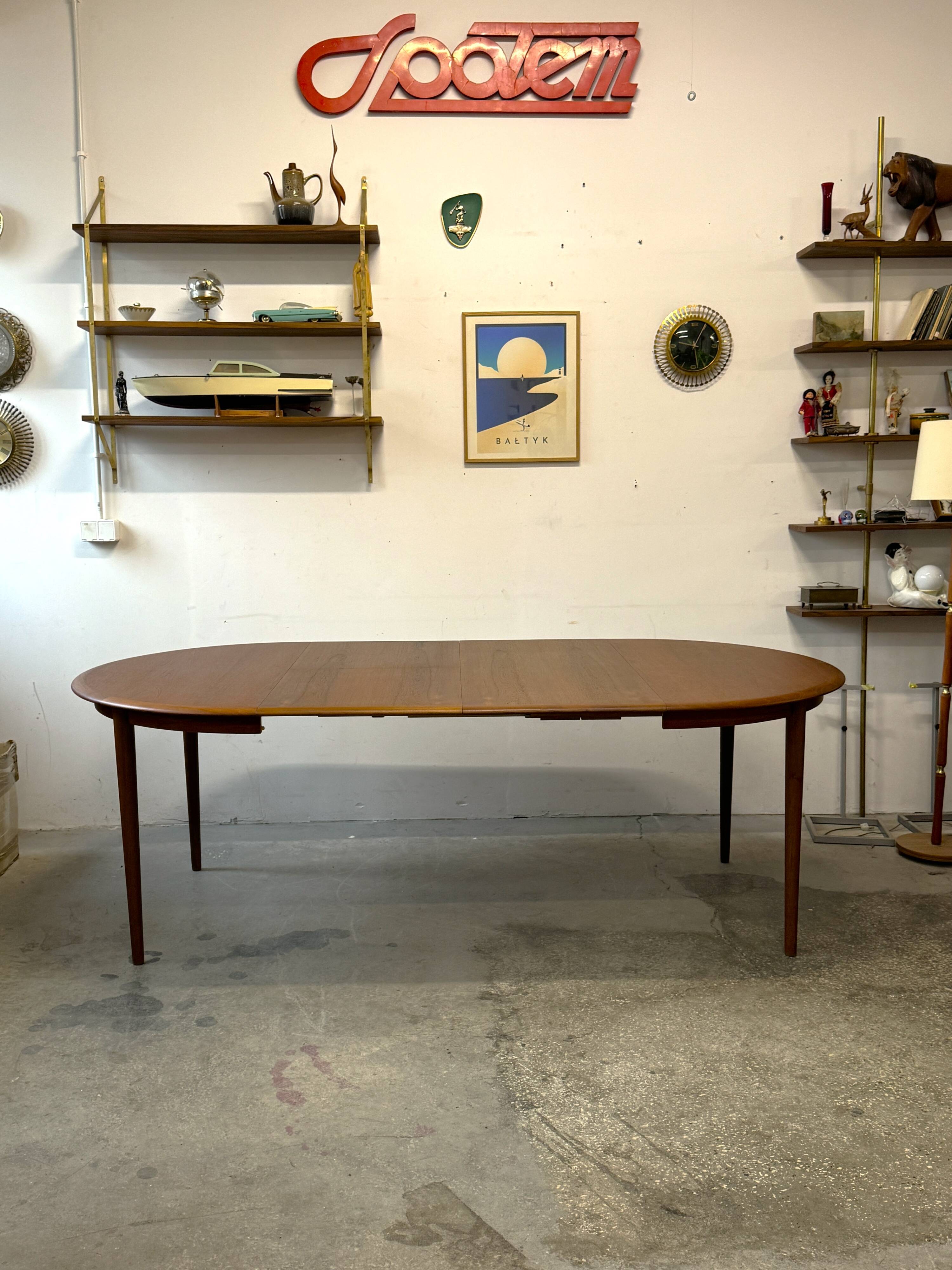 Extendable teak table, Denmark 1960s/1970s, mid-century modern, vintage