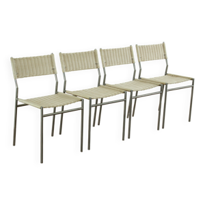 ensemble de quatre chaises