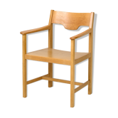 Chaise en bois avec accoudoirs