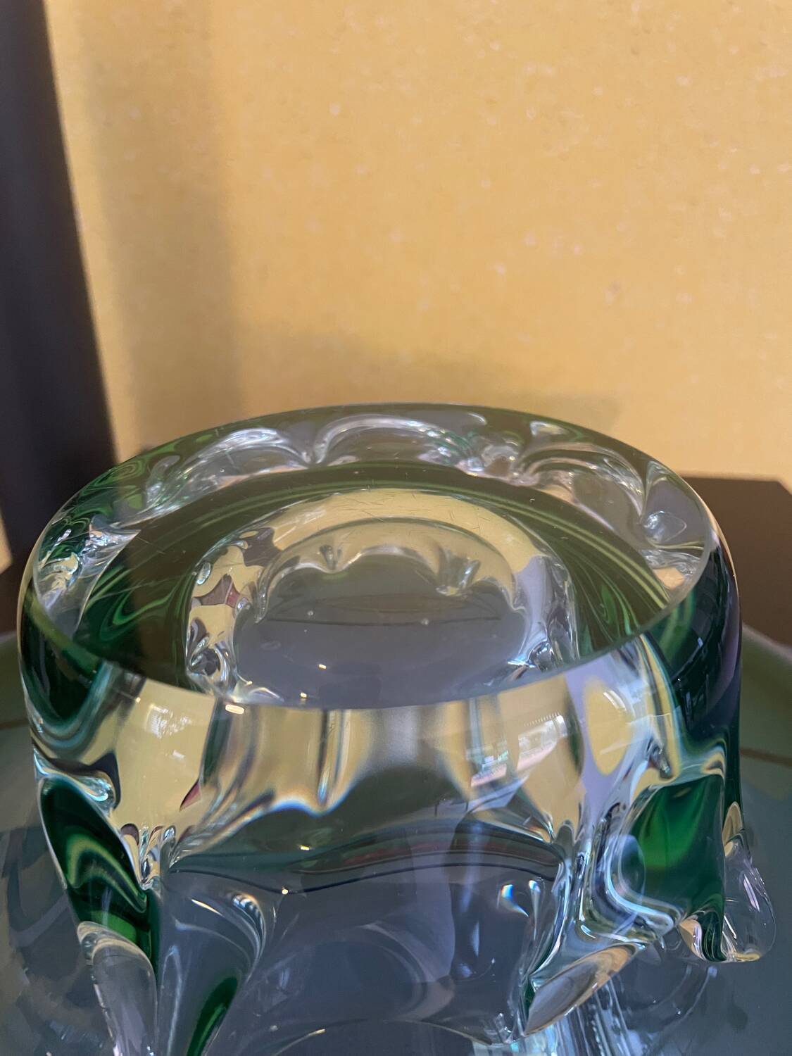 Glass fruit bowl