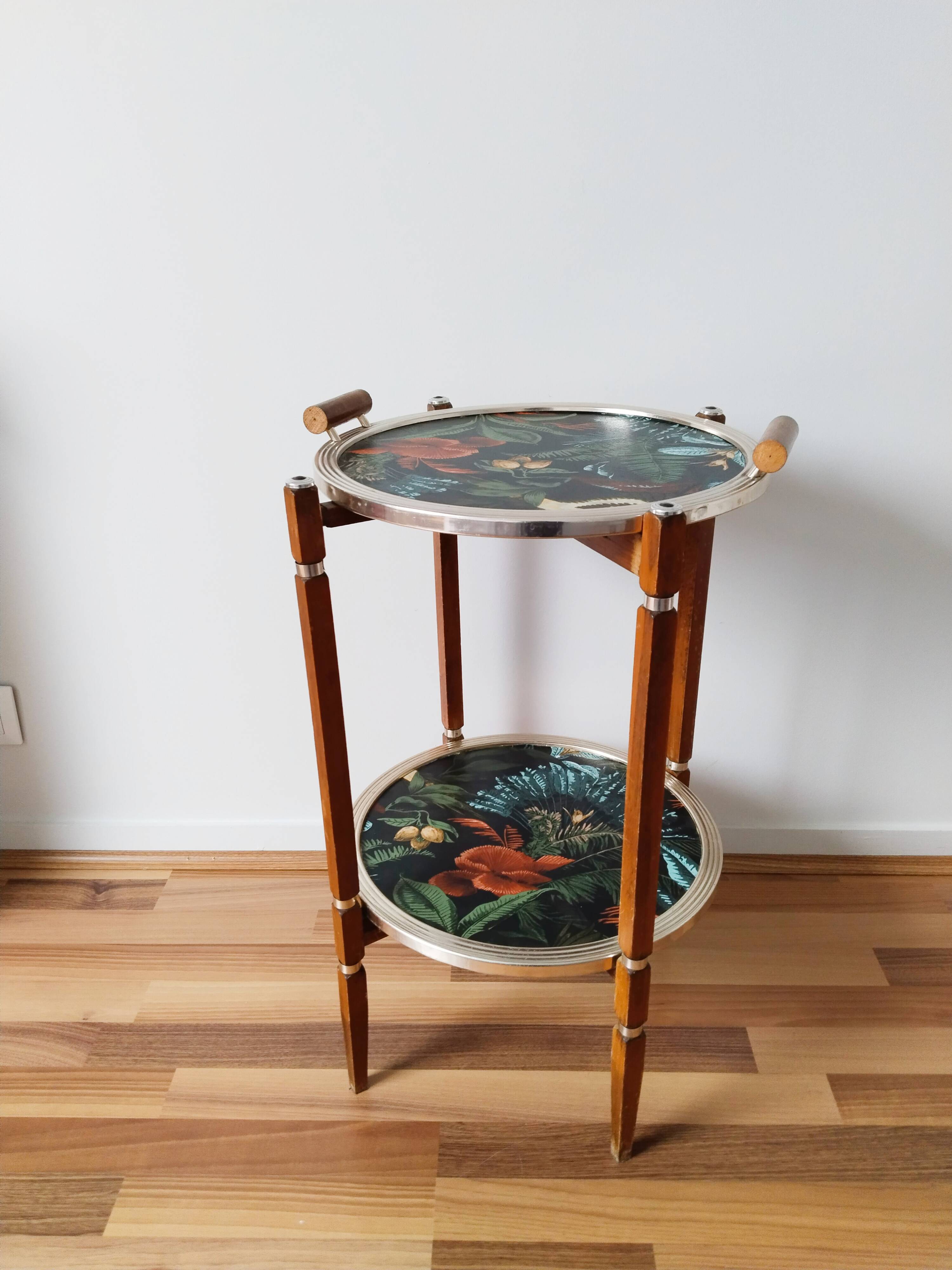 Pedestal table, round side table with serving trays