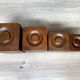 Série de 4 pots à épices en bois