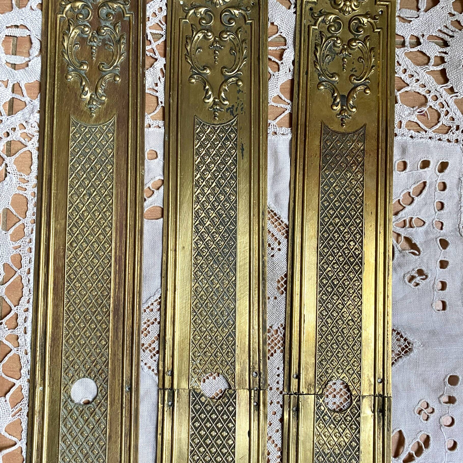 Antique brass cleanliness plates