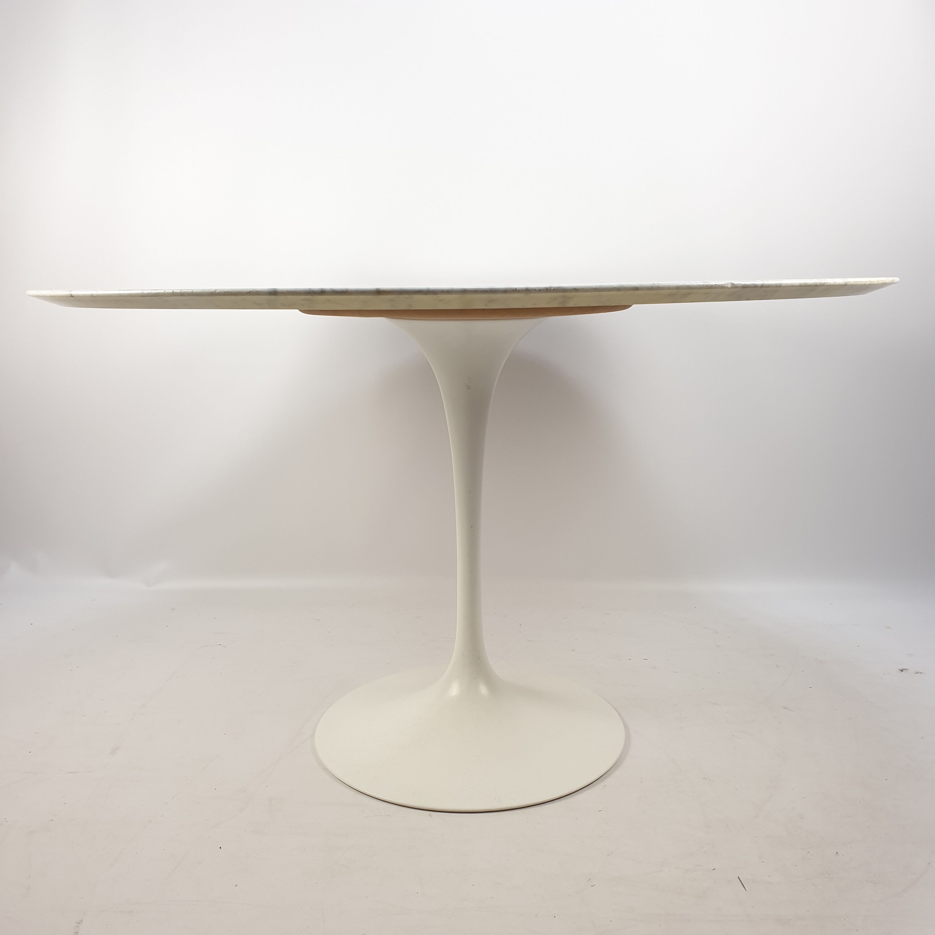 Table à manger par Eero Saarinen pour Knoll International 70