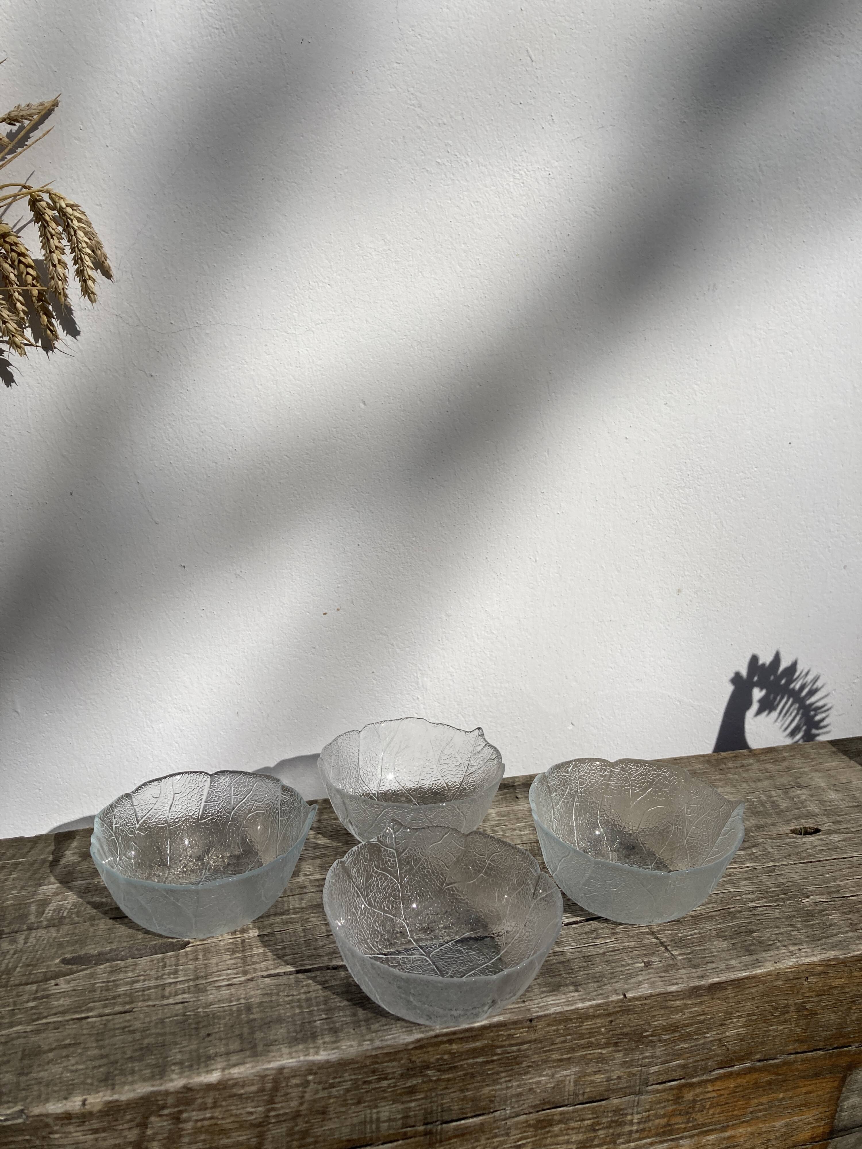 4 cups bowls transparent glass sheets