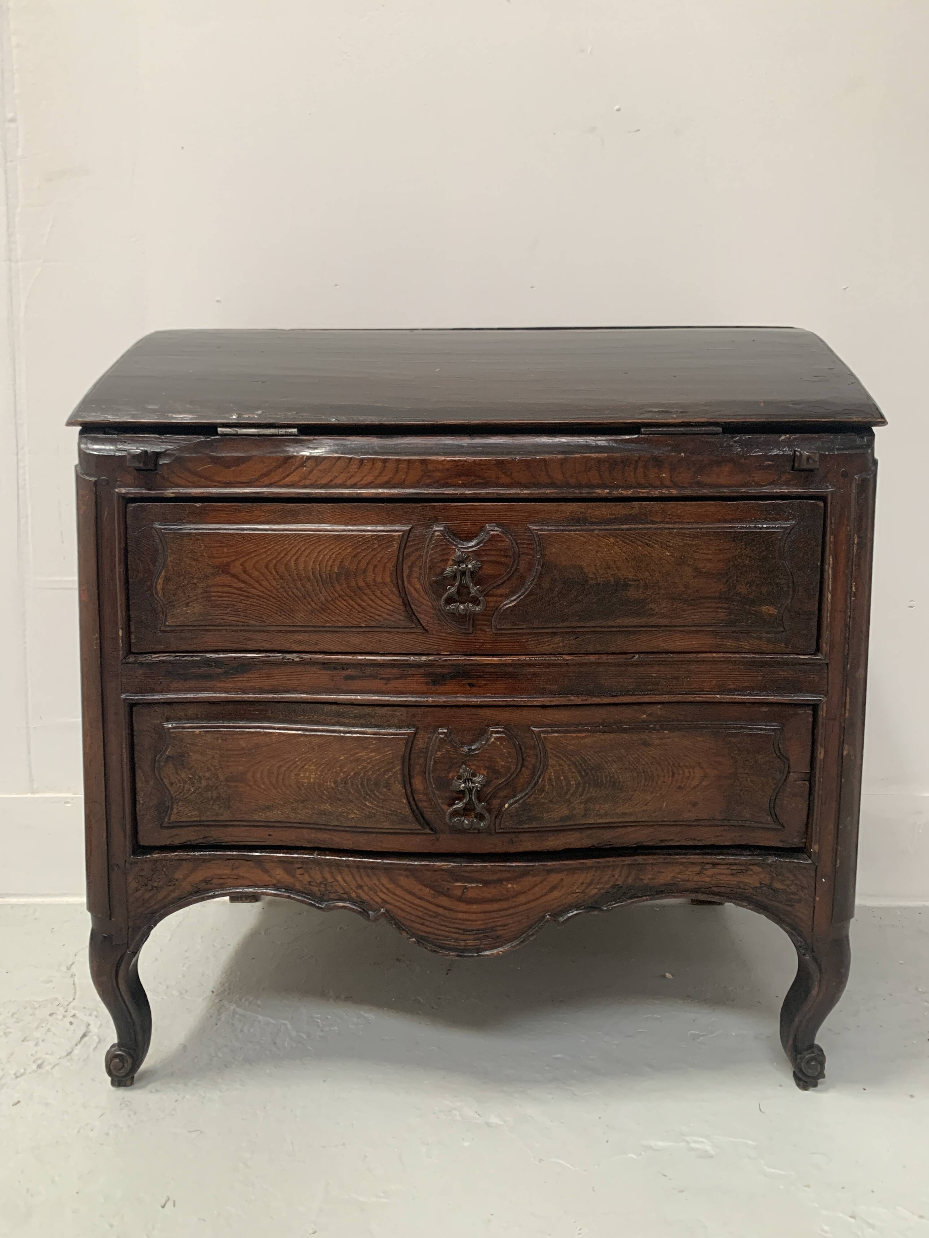 Master piece of furniture in carved oak 18th century chest of drawers