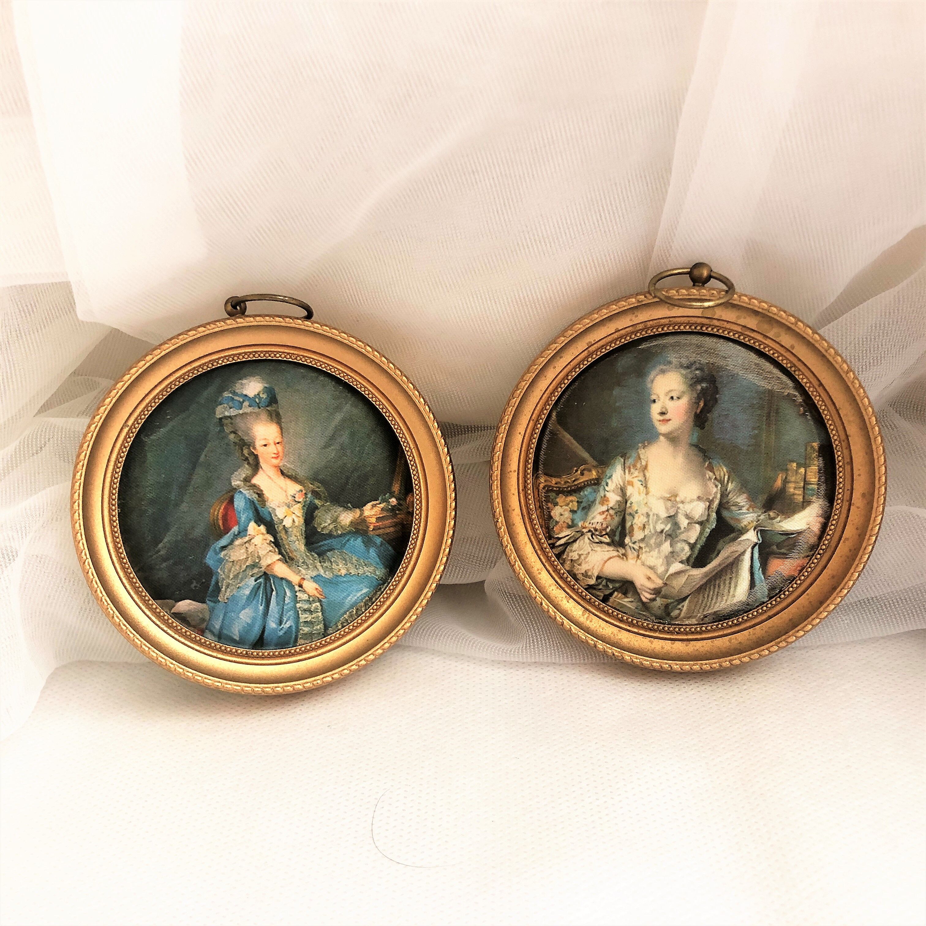 Pair of frame medallion Marie-Antoinette