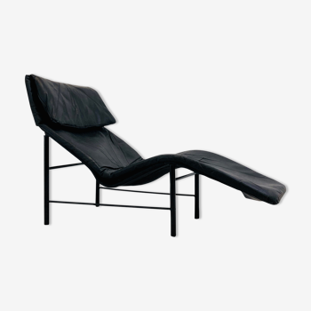 Chaise longue en cuir noir modèle « Skye » de Tord Björklund Suède 1970