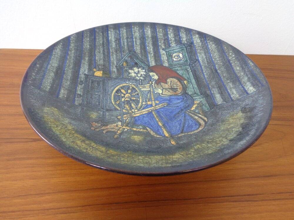 Large Danish studio ceramic bowl by Marianne Starck for Michael Andersen, Denmark, 1960s.
