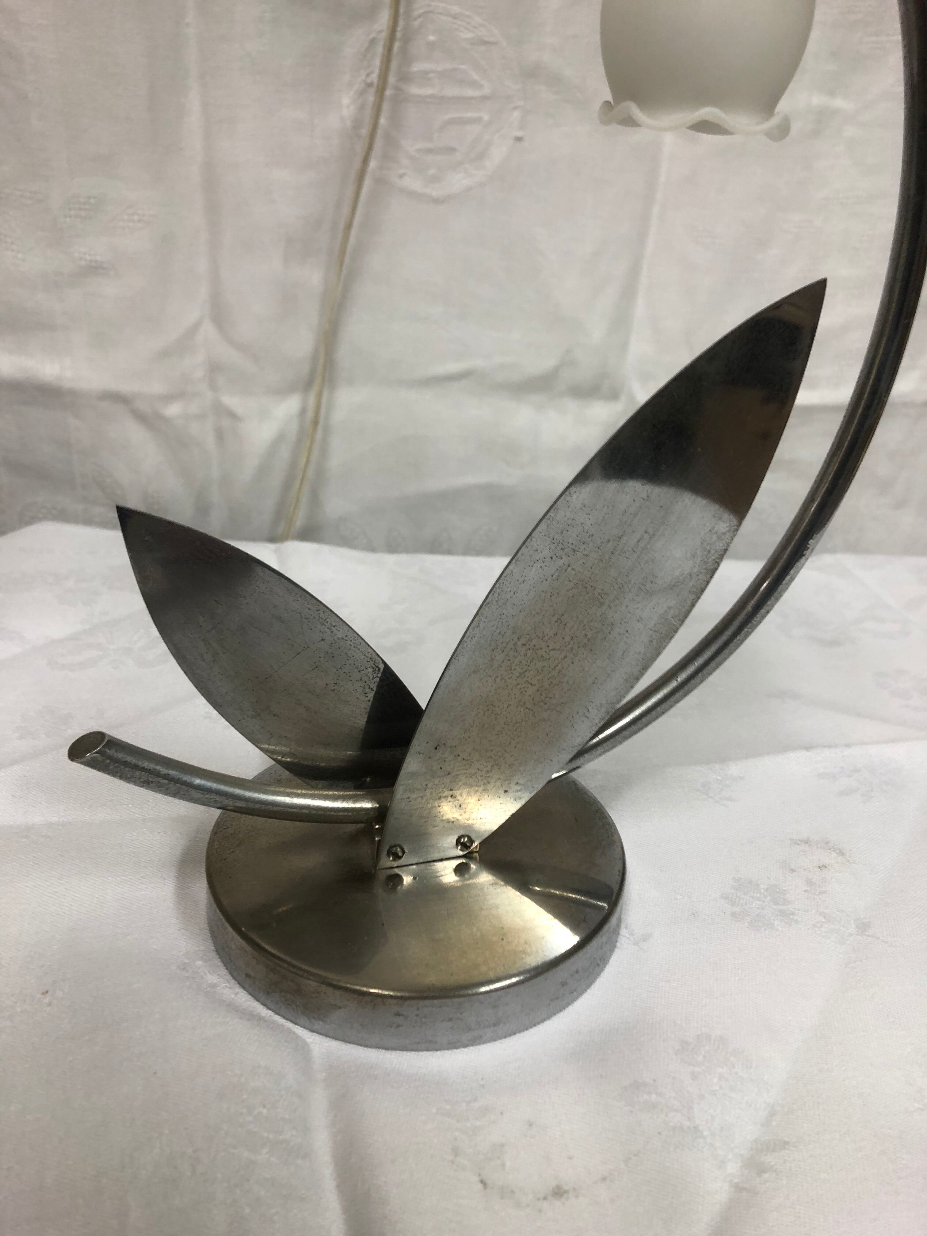 Thrush lamp of the 1930s