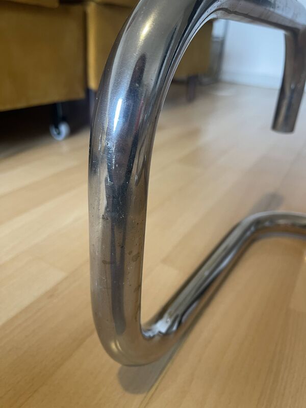 Table basse chrome et verre fumé