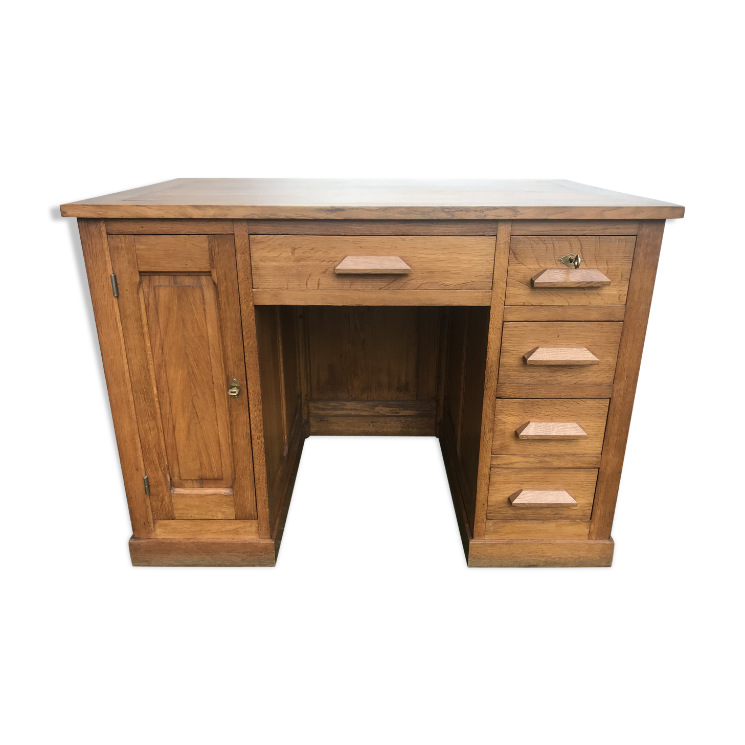 Bureau d’administration chêne massif 1950