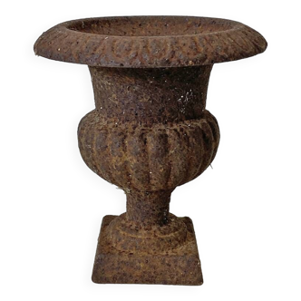 Small cast iron Medici vase