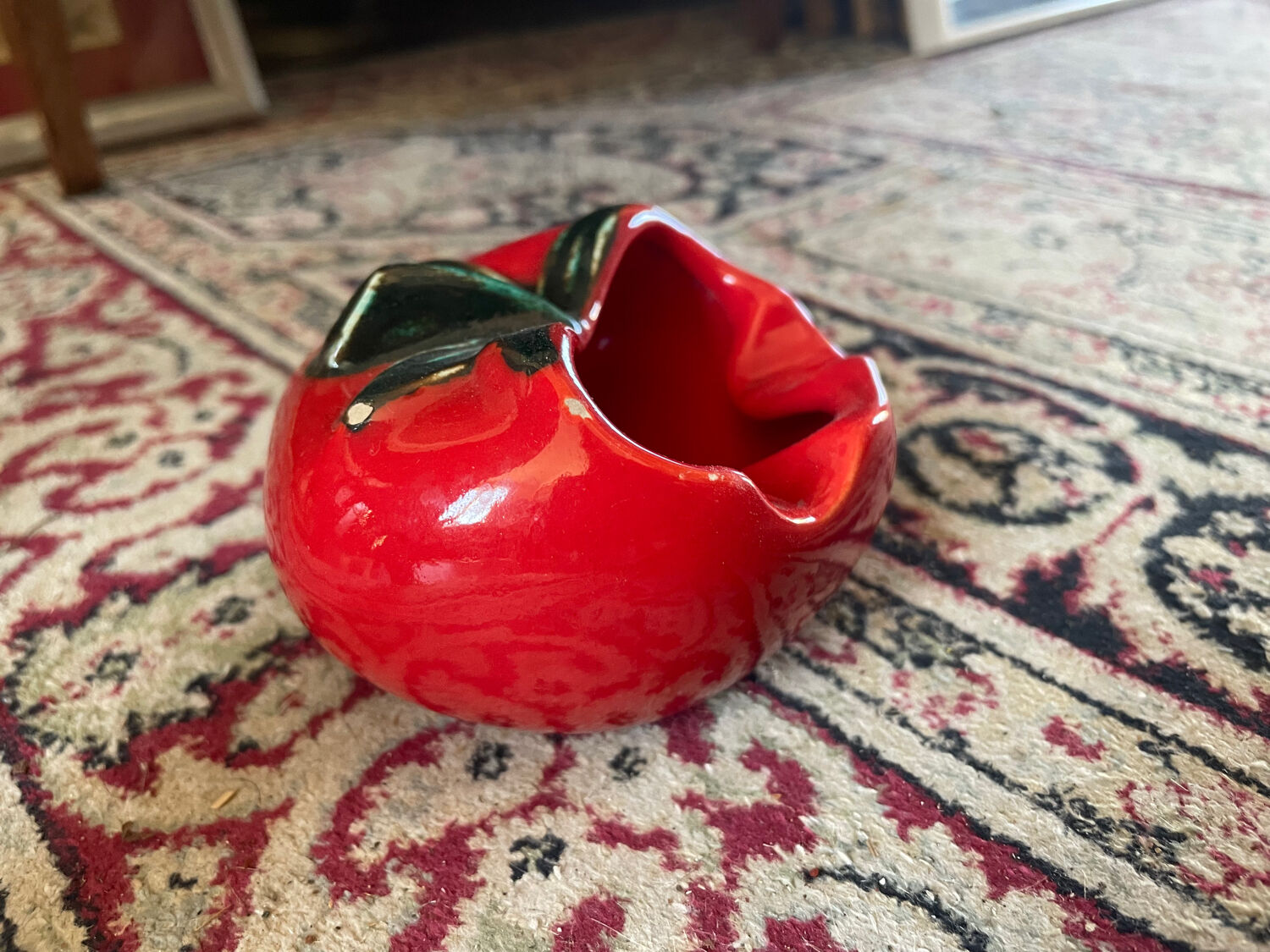 Tomato ashtray
