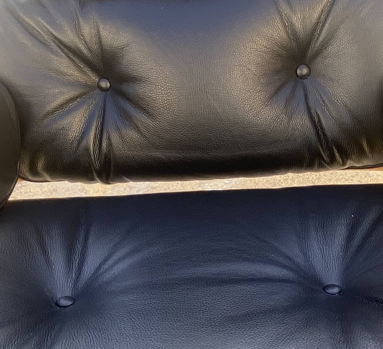 Fauteuil et Ottoman Charles Eames noir, Herman Miller, 2010