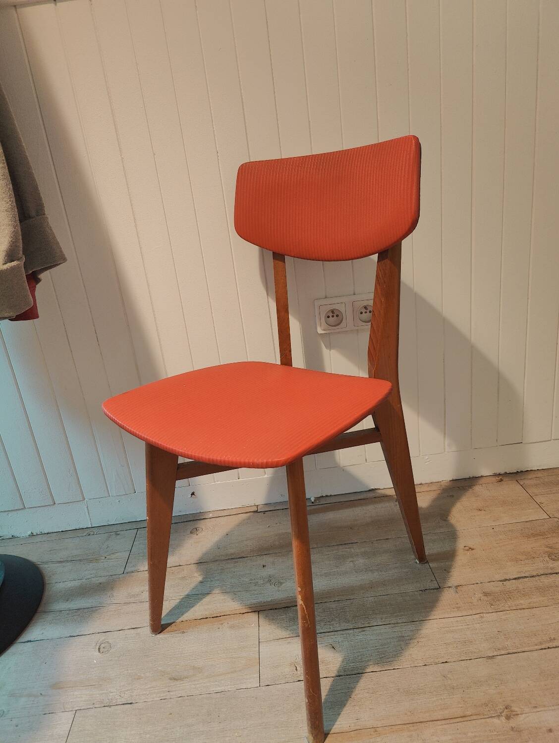 Vintage 50s/60s red chair