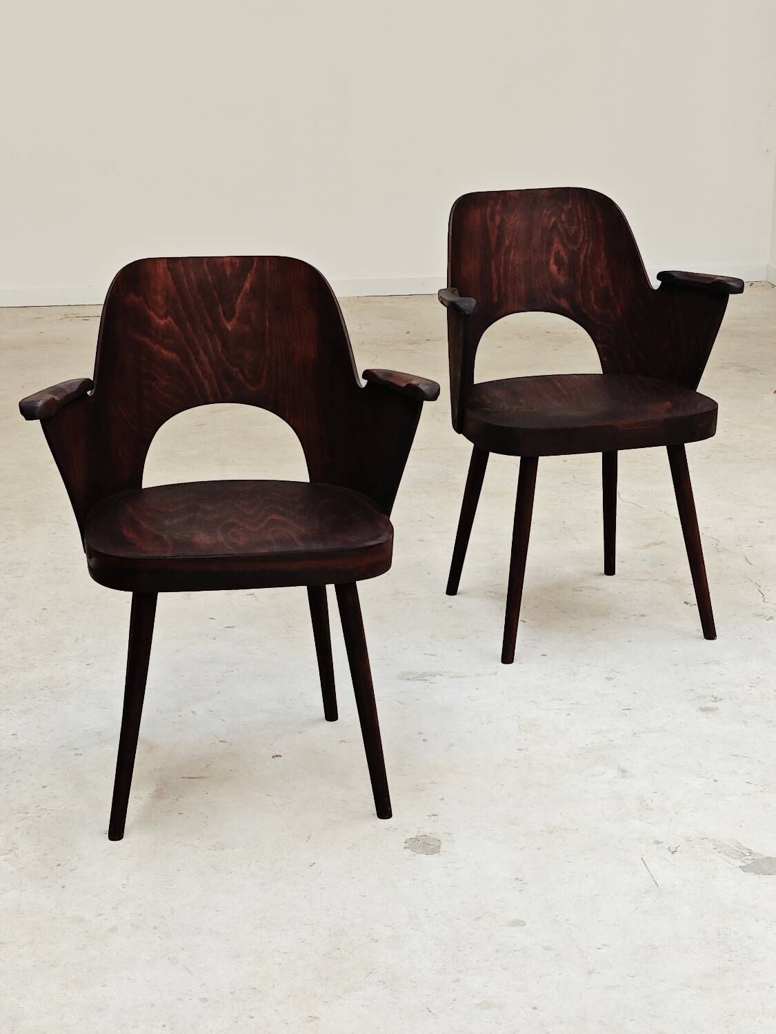 Pair of wooden armchairs by Lubomir Hofmann for Ton (Thonet), 1960