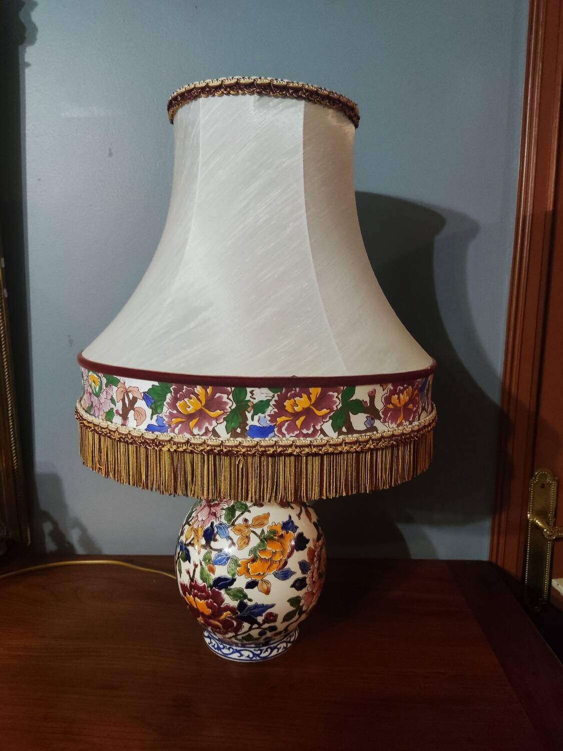 Lampe en faïence de GIEN décor pivoines