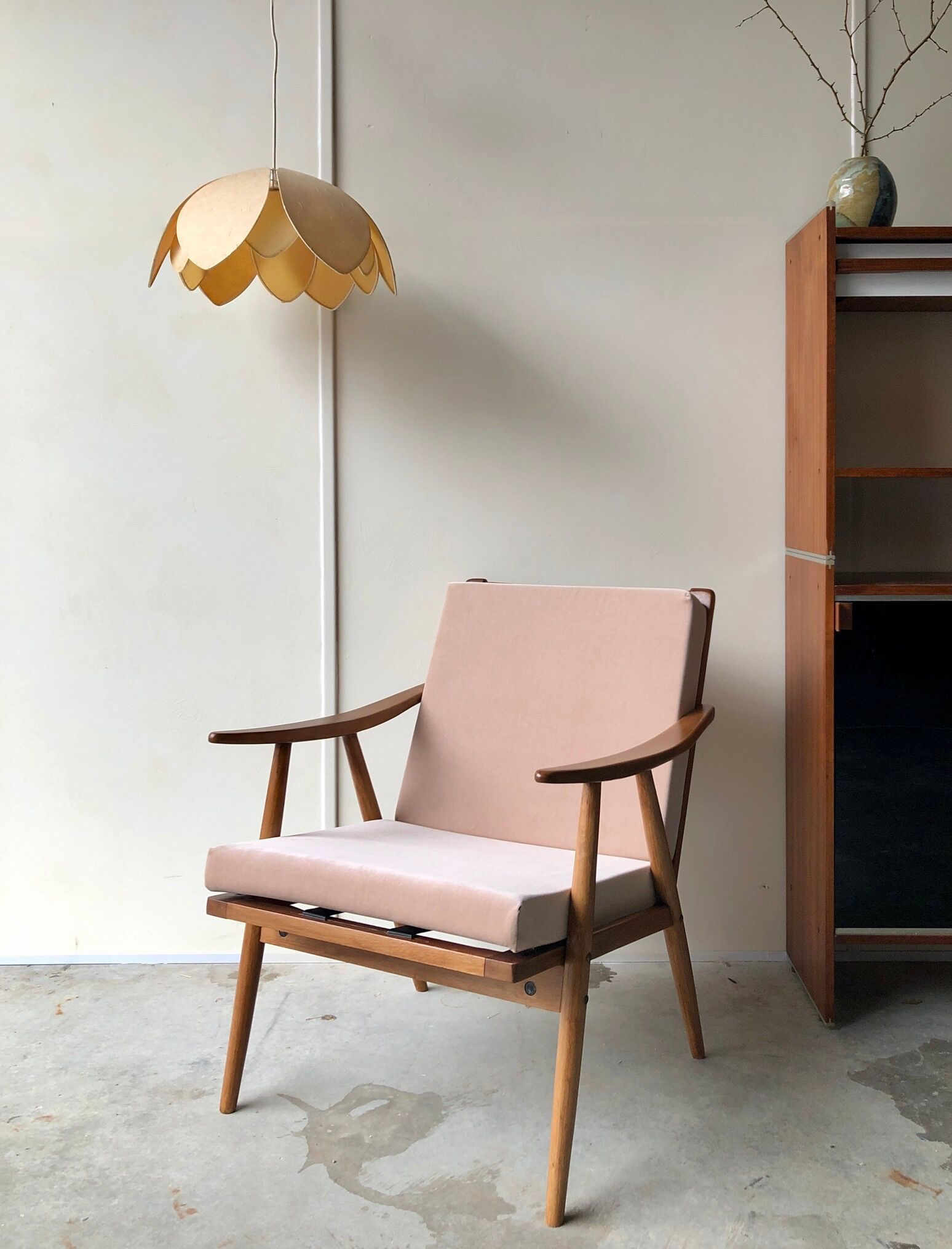 Armchair boomerang ton