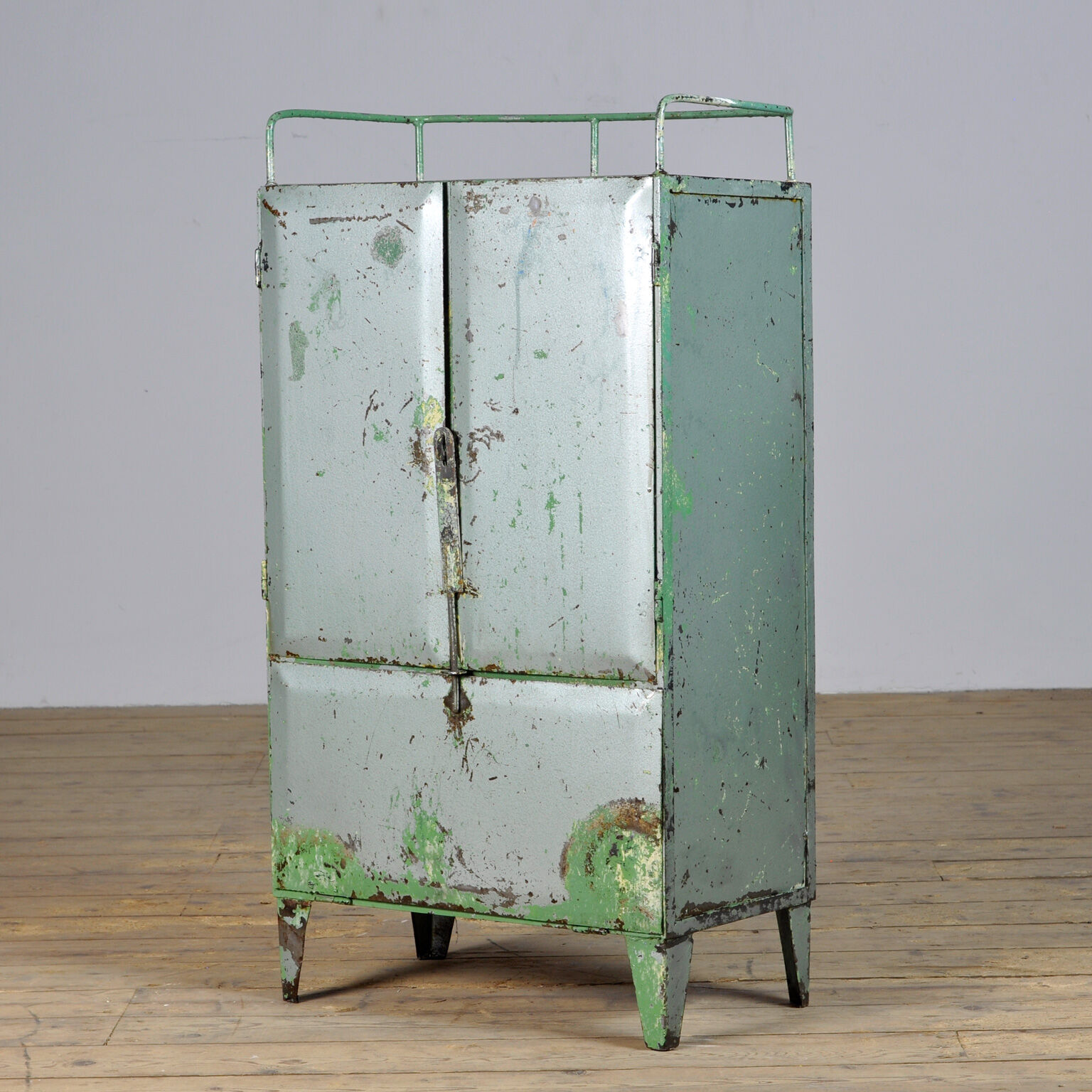Armoire en fer industriel avec 4 tiroirs, années 1960