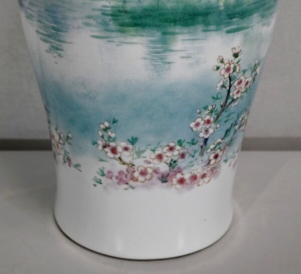 Vase en porcelaine du Japon - XXe