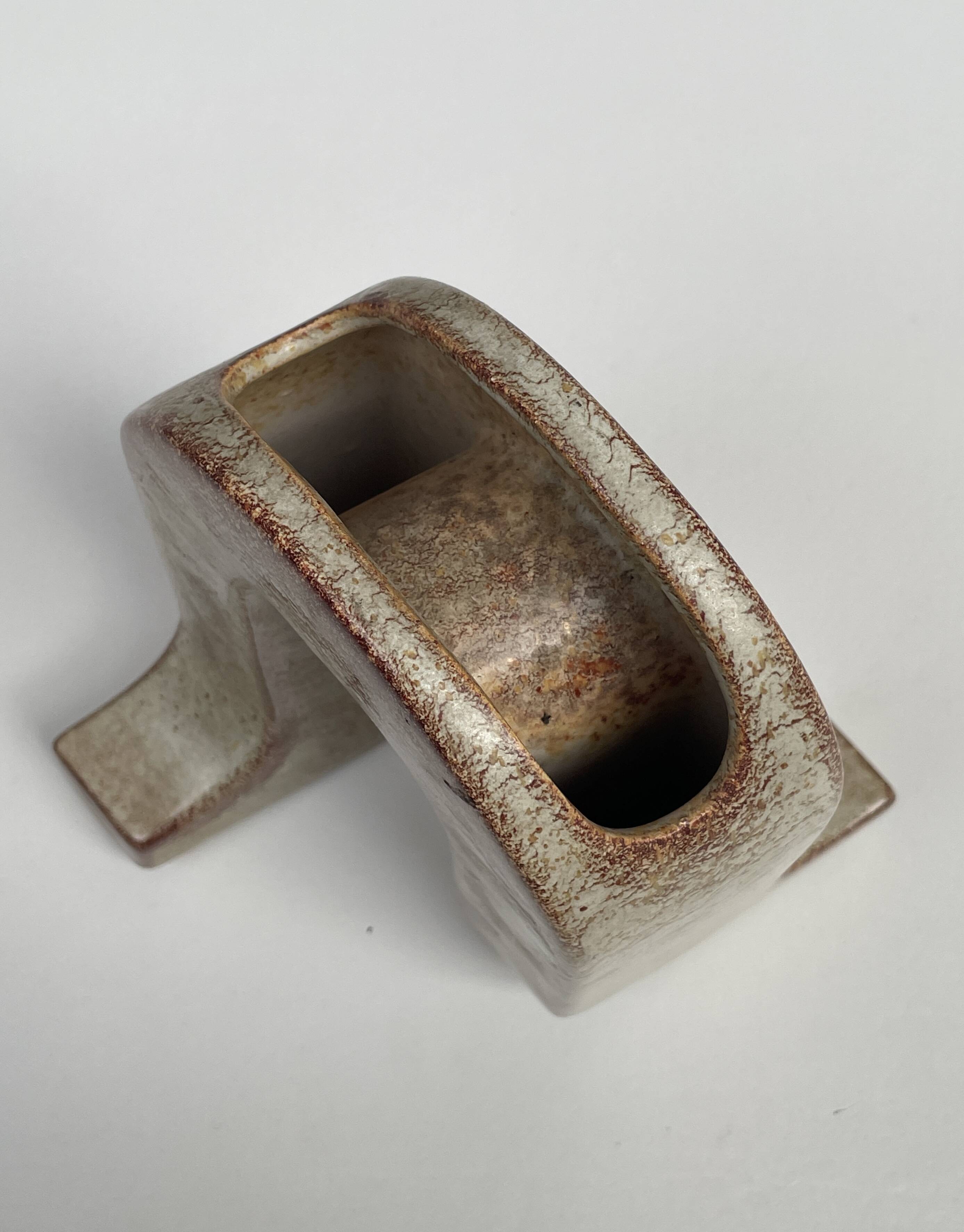 Sculptural double vase in glazed ceramic, design by roberto rigon