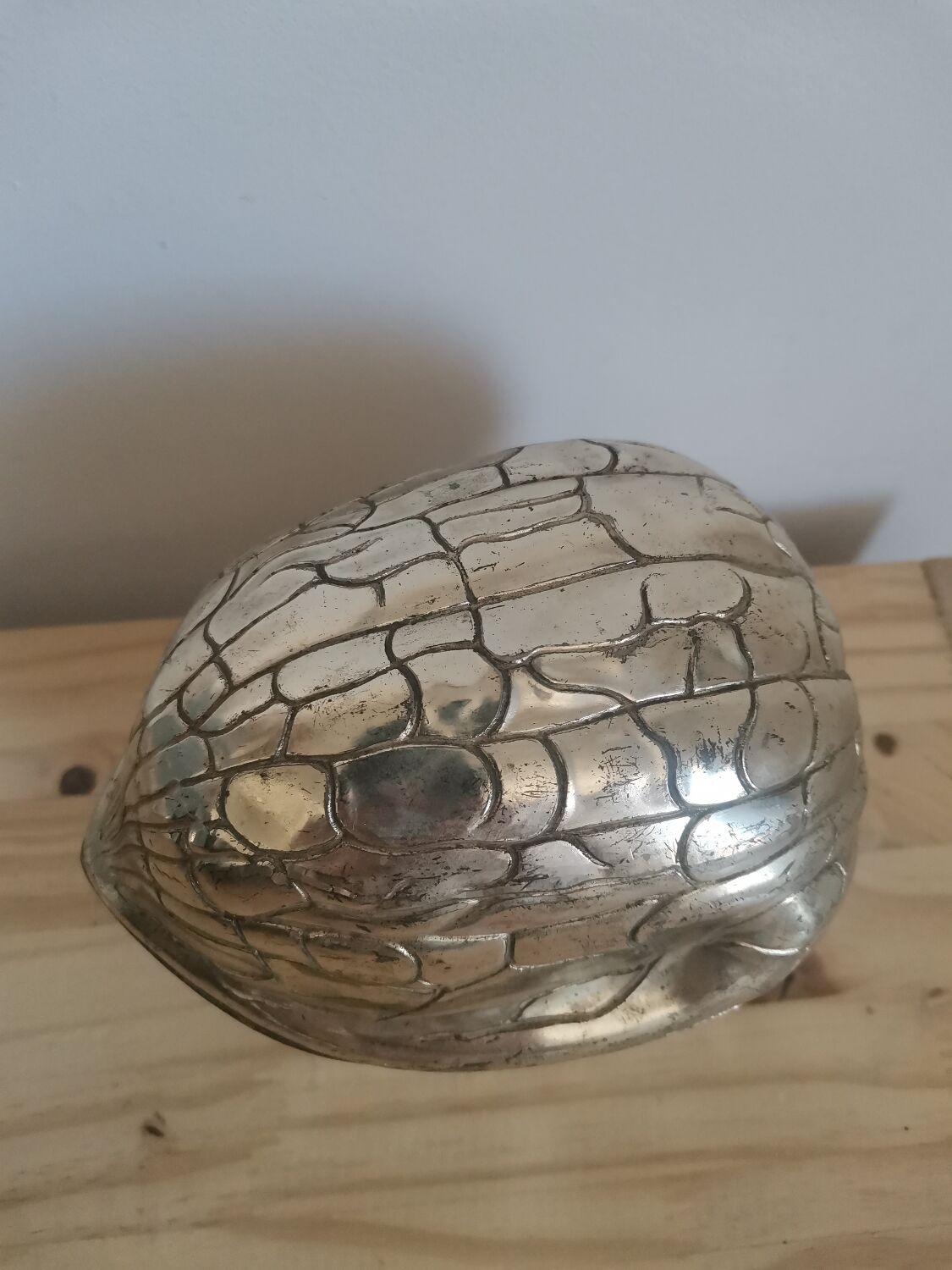 Vintage art deco walnut-shaped box in silver metal