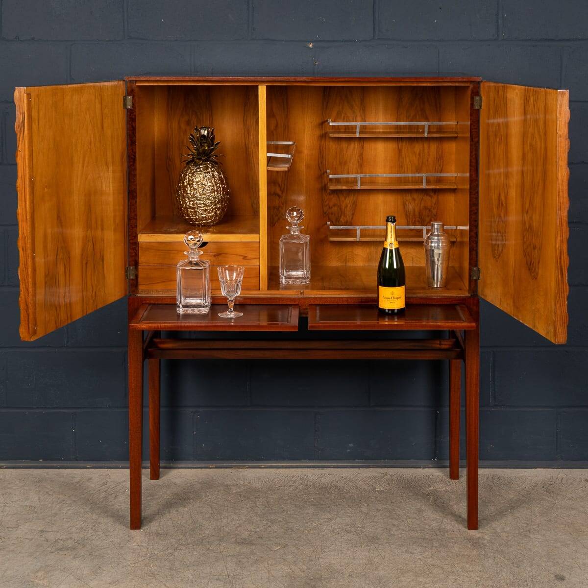 Vintage 20thc italian dry bar cabinet with 'woven' front decor on stand