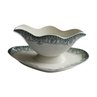 Gravy boat