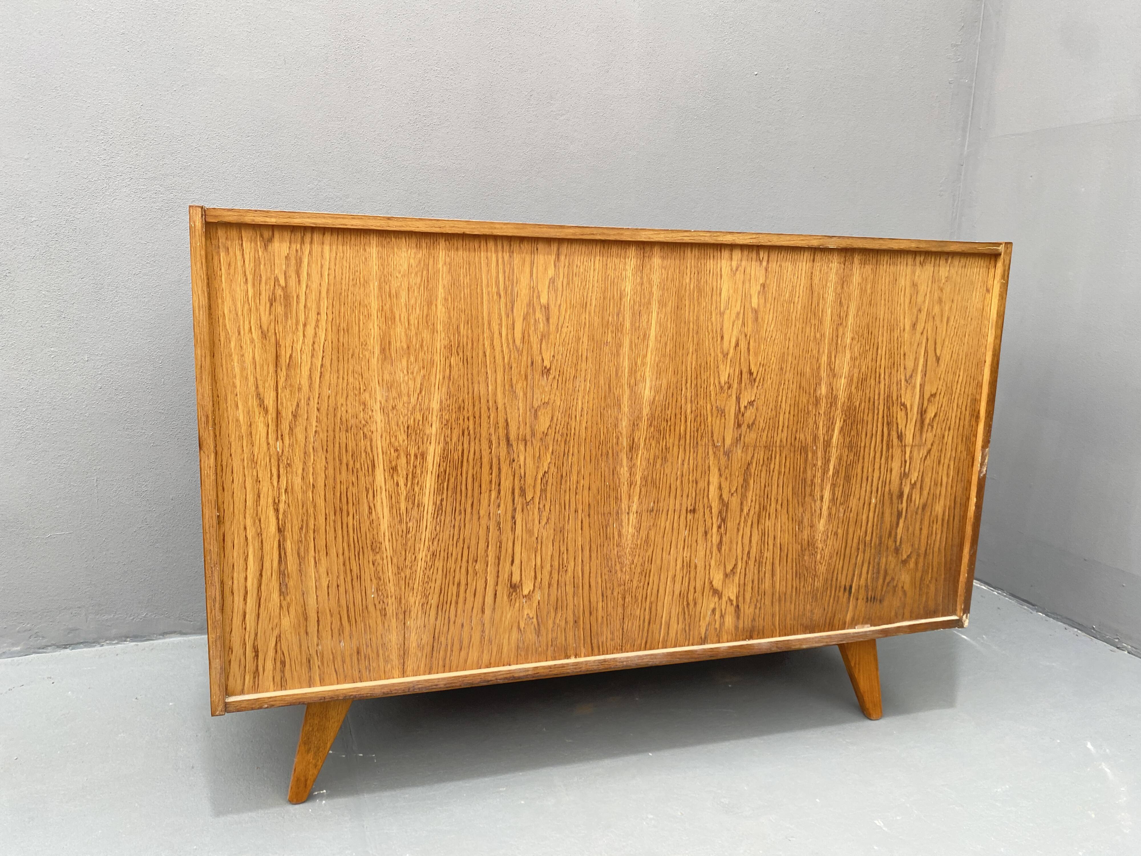 Buffet du milieu du siècle entièrement restauré U-452 par Jiří Jiroutek, années 1960, Tchécoslovaquie