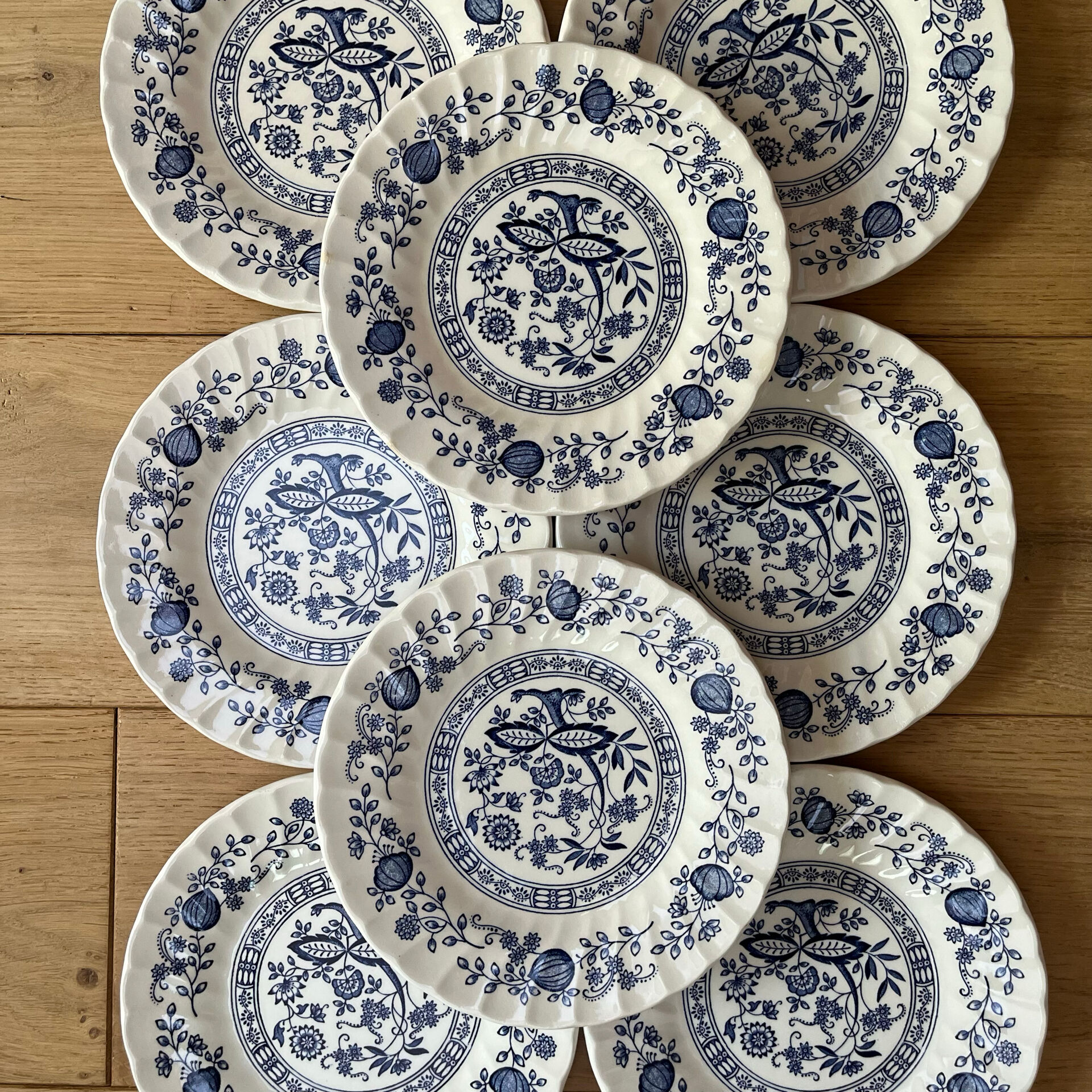 8 dessert plates Myott