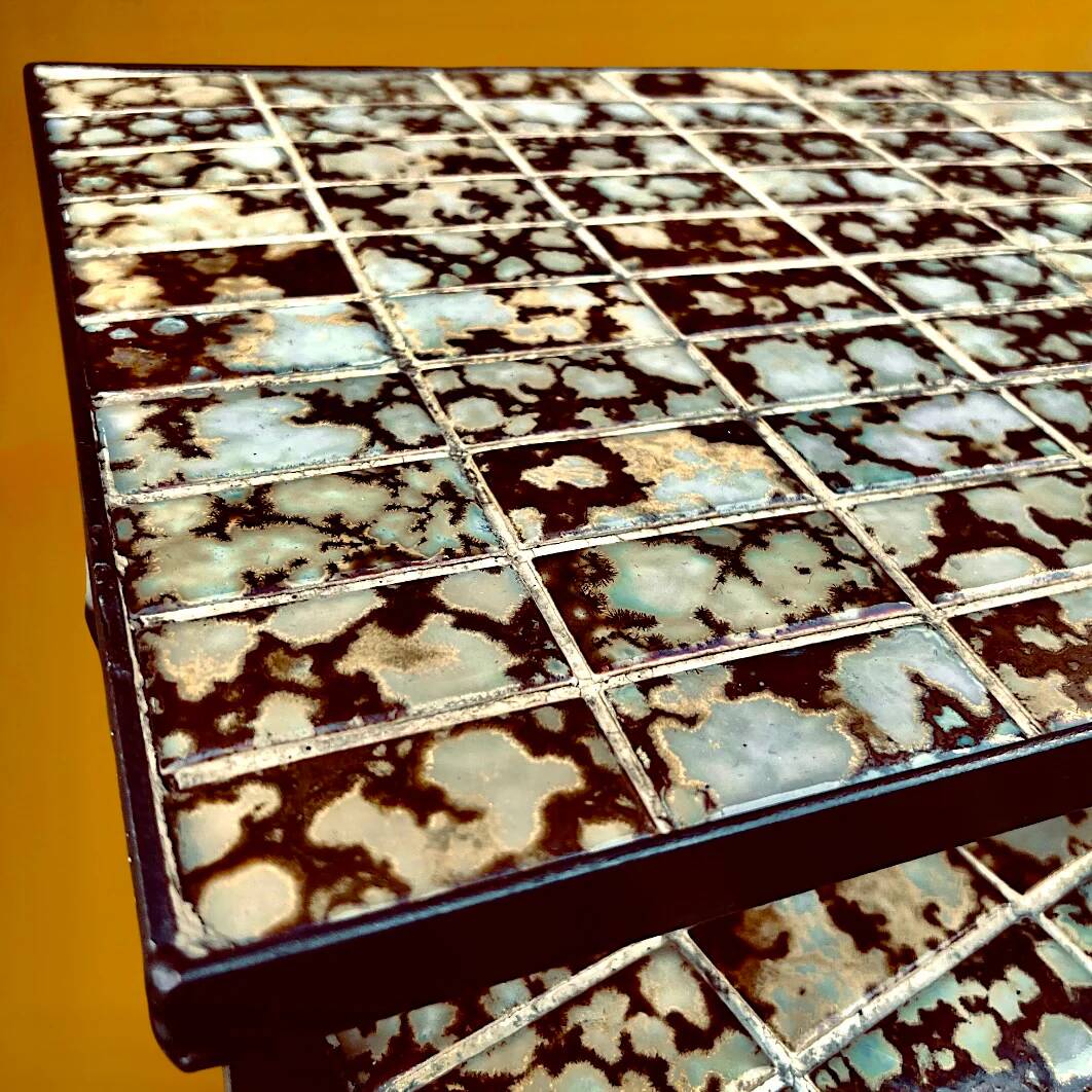 Tables gigognes en céramique, mosaïque et métal noir, années 60-70