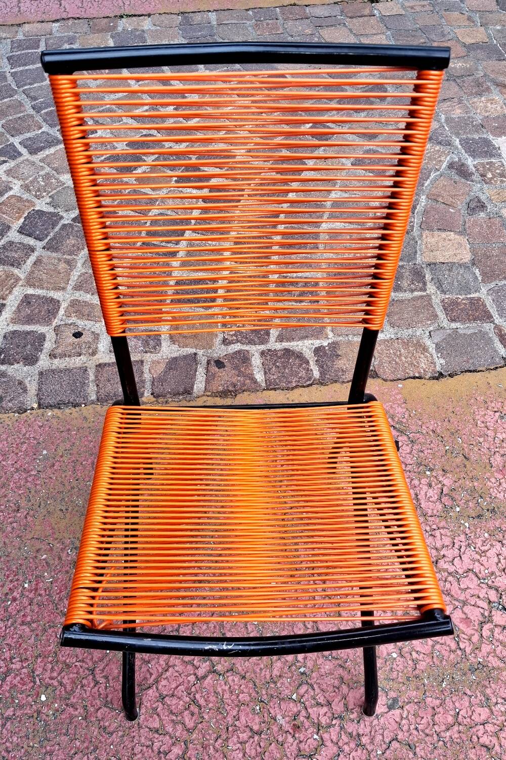 2 chaises scoubidou design André Monpoix, vintage séventies