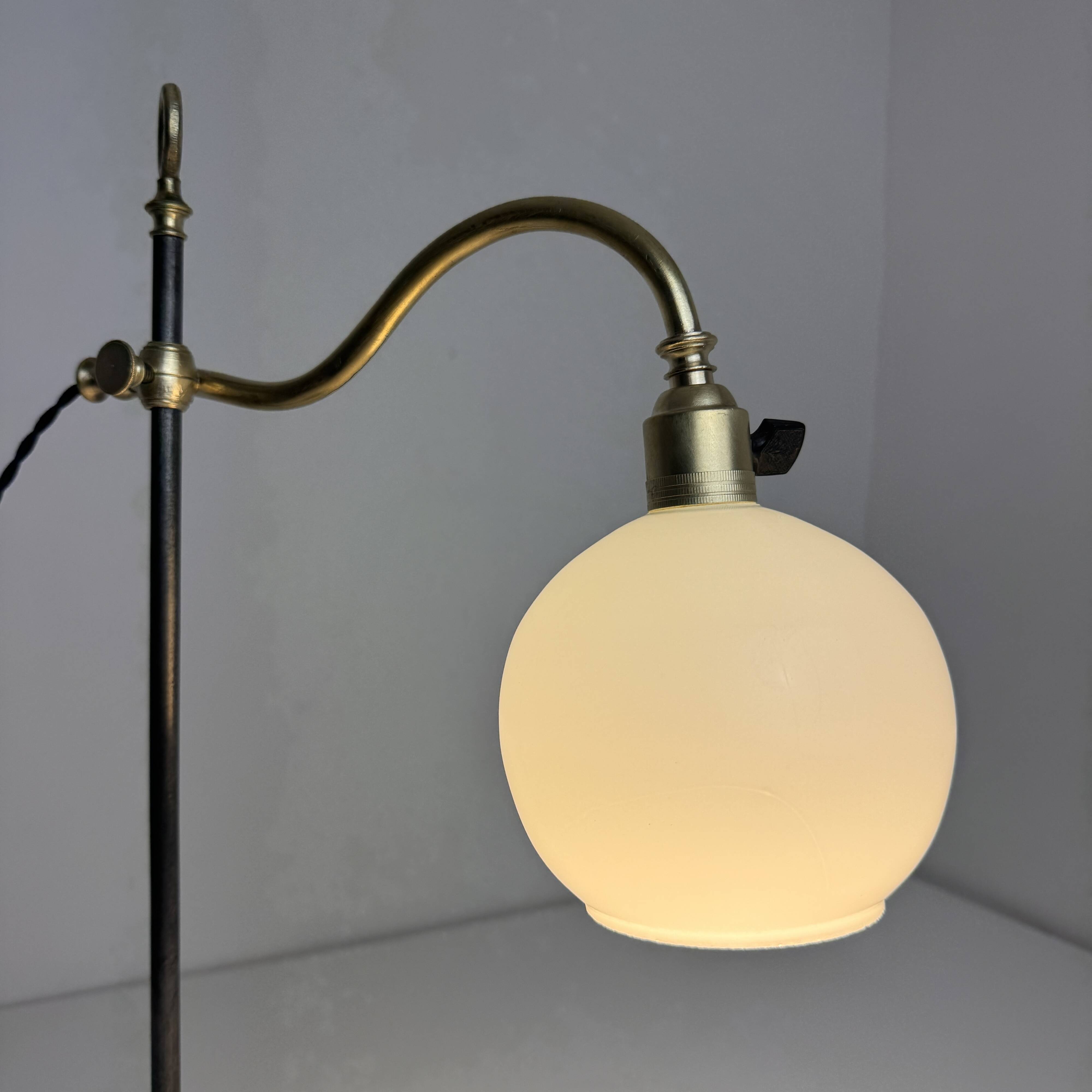 Old desk lamp raise and lower vintage