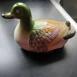 Paris, pretty slip duck with lid