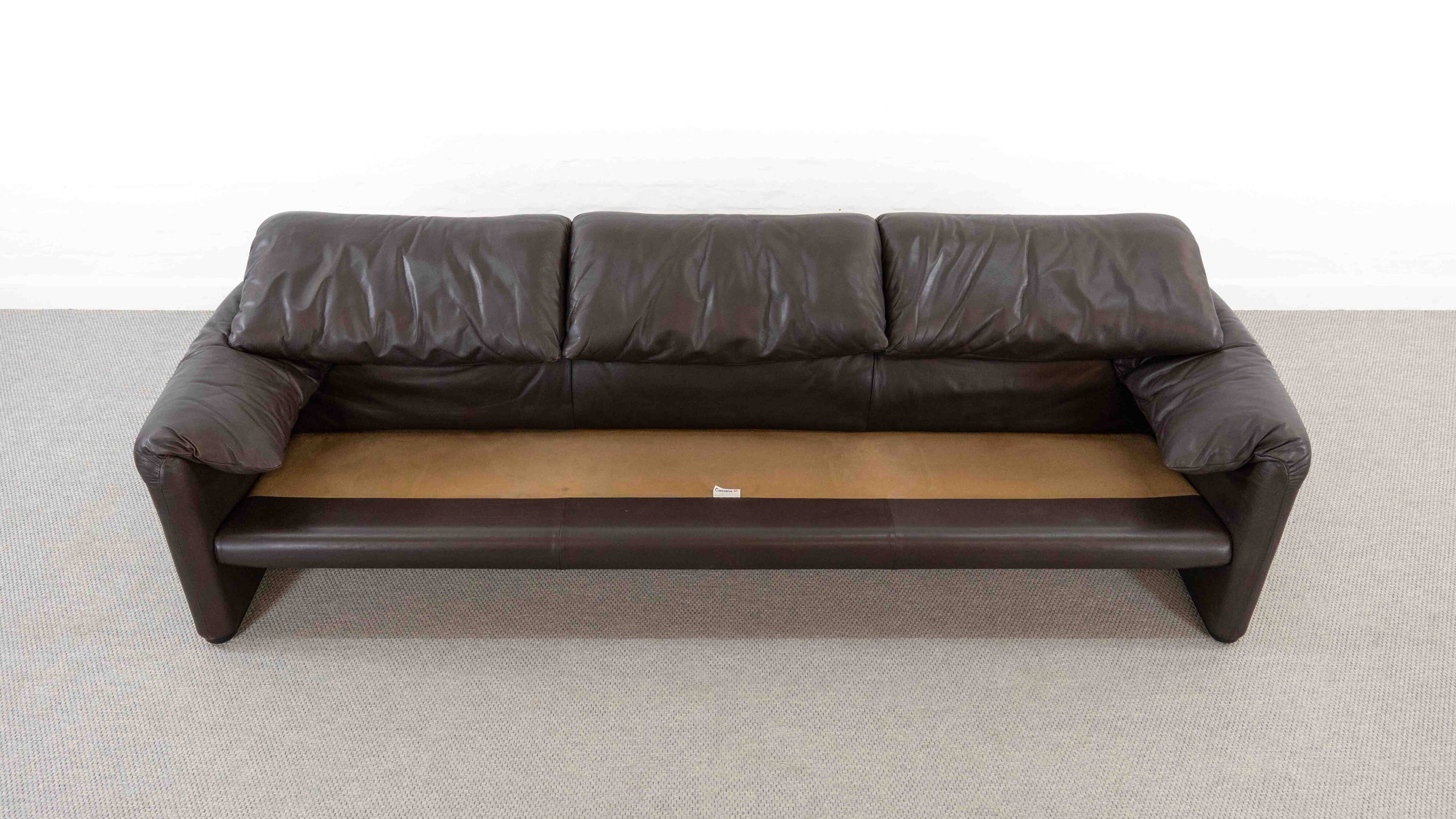 Cassina Maralunga 3seat-Sofa in darkbrown leather by Vico Magistretti