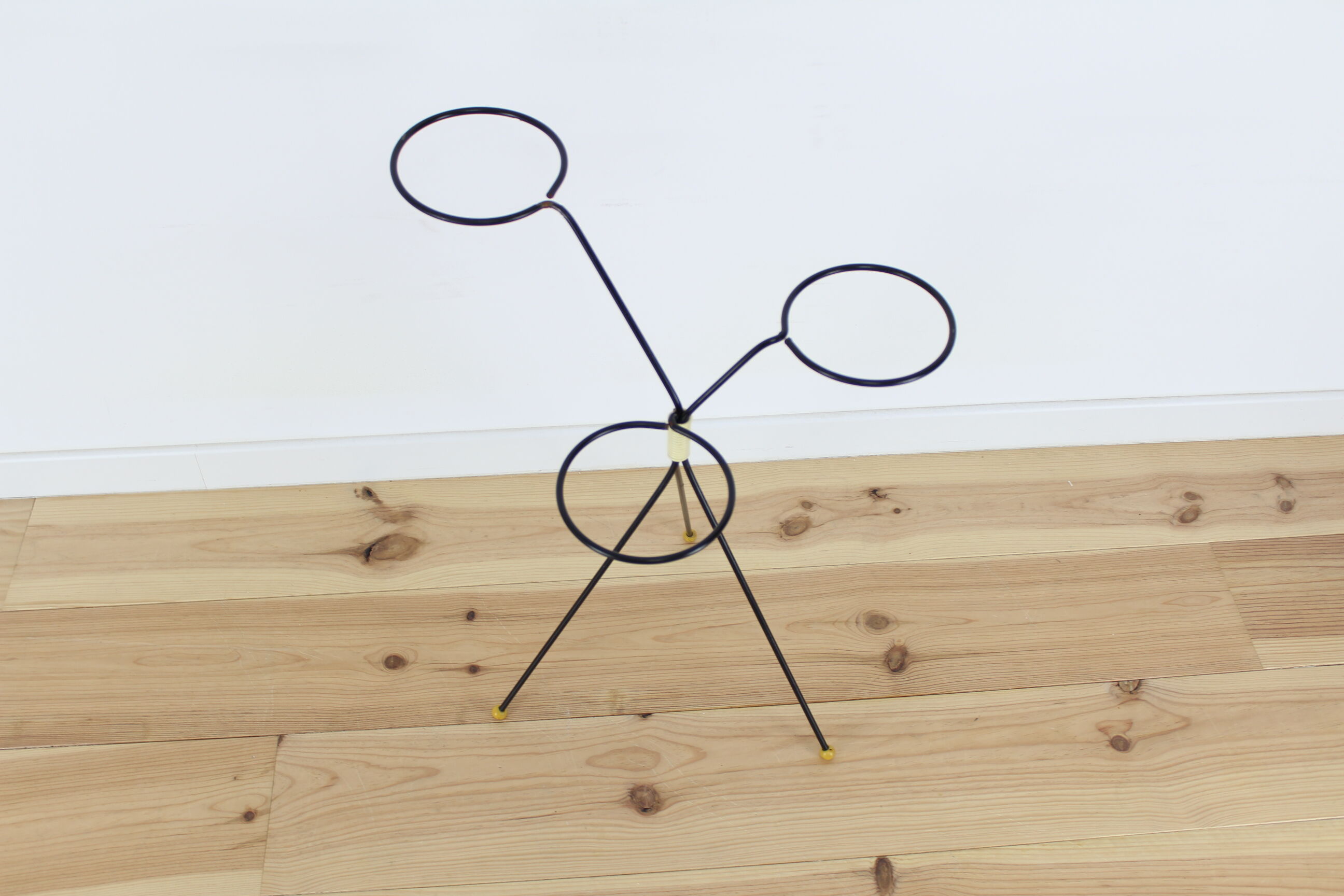 Tripod plant metal black, folding door