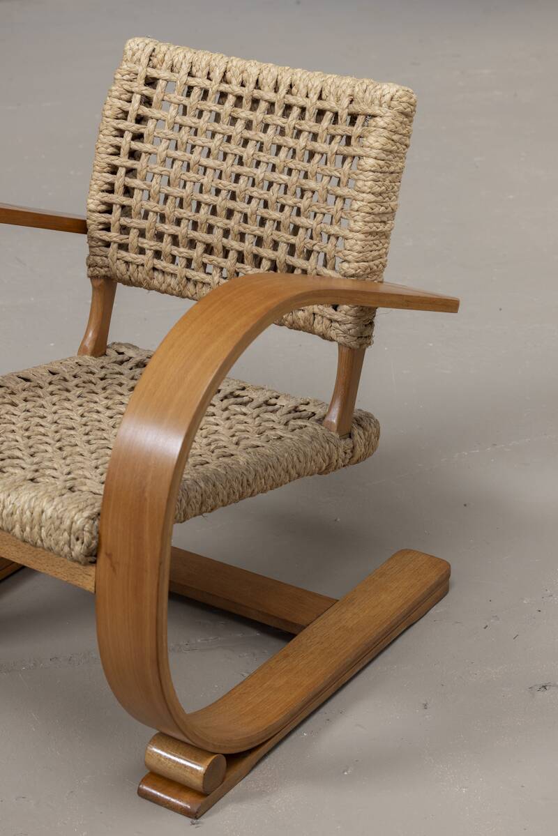 Fauteuils lounge par A. Audoux et F. Minet