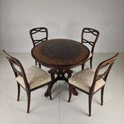 Table à manger de style Forêt-Noire par Horrix – vers 1880