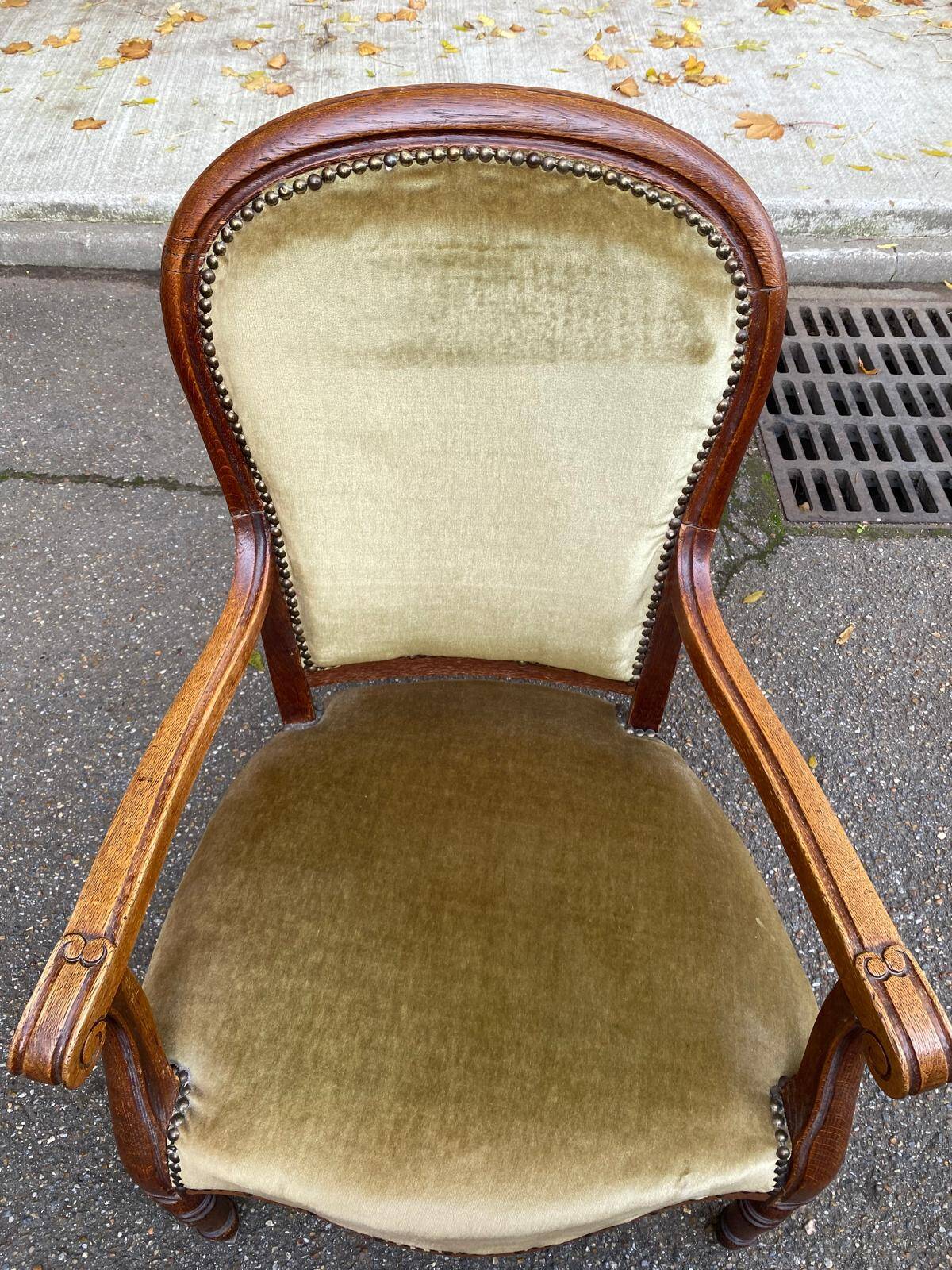 Imperial armchair in oak and beige velvet from the 19th century