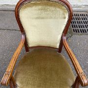 Fauteuil impérial en chêne et velours beige du 19ème siècle