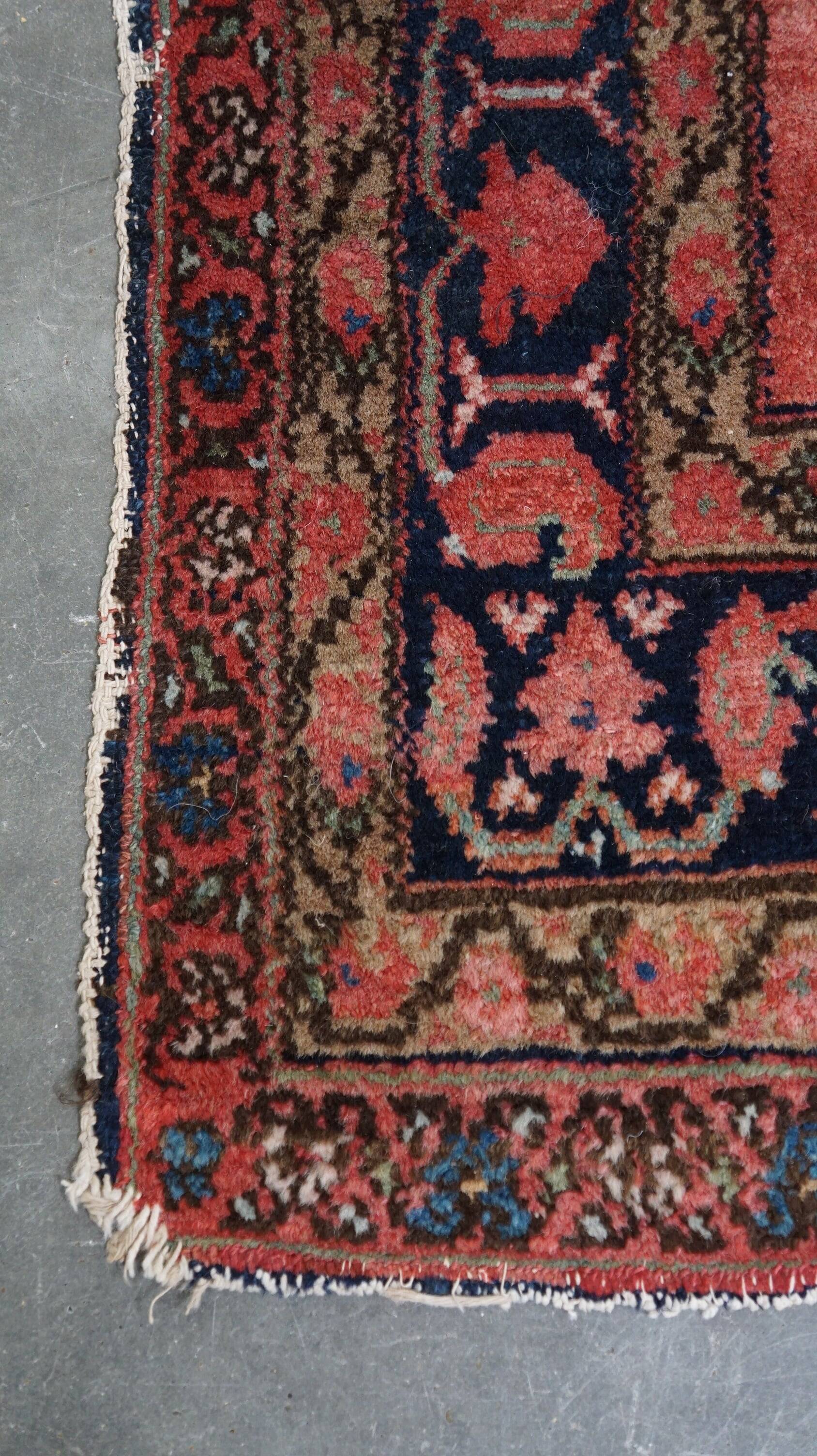 Vintage oriental rug 145x110cm