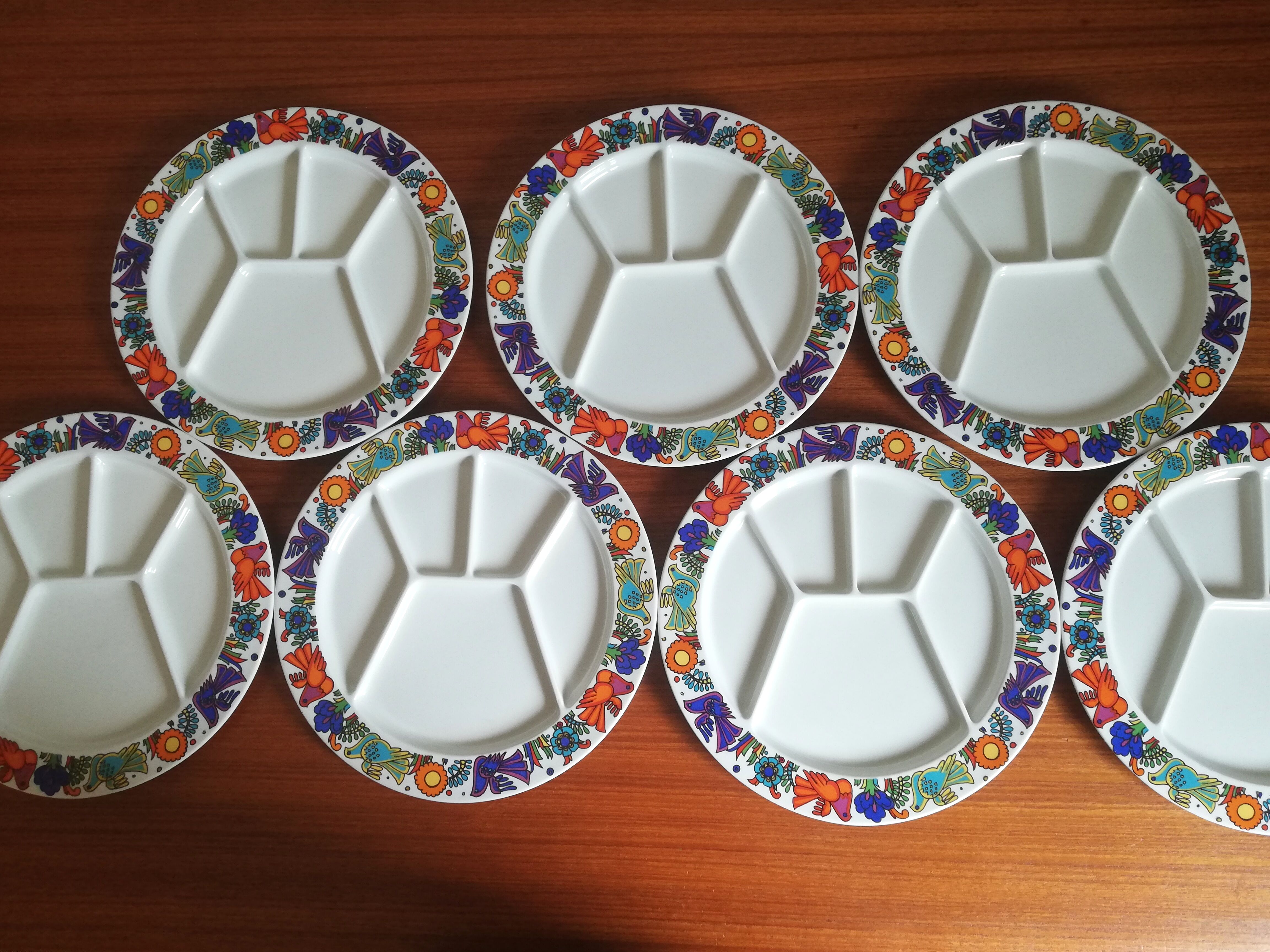 8 plates to Acapulco from Villeroy and Boch 1960 compartments