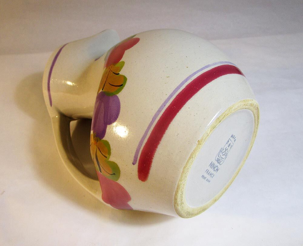 Sandstone pitcher Ninon France