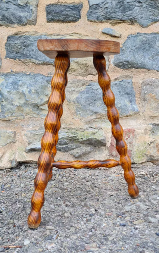 Tripod stool